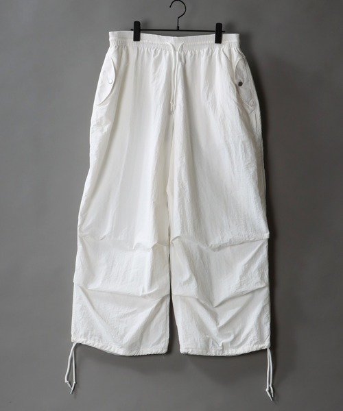 SITRY(シトリー)の「Nylon wide snow pants/ナイロン タック ワイド スノーパンツ(その他パンツ・メンズ・ホワイト/ブラック/グリーン/マスタード/ロイヤルブルー・M/L/XL)」の2枚目の写真