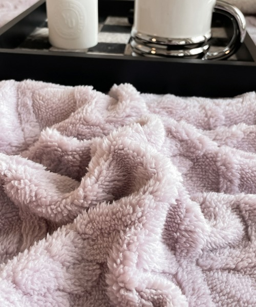 aimoha（アイモハ）の「【100x150cm】ケーブル編み風大判サイズモコモコブランケット毛布 (AW)（ブランケット・レディース・ブルー/チョコ/イエロー/グリーン/パープル/ピンク/ベージュ/オフホワイト/ダークグレー・FREE）」の21枚目の写真