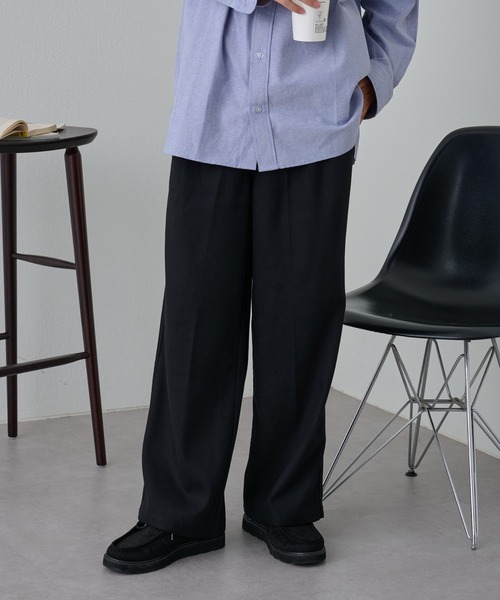 COLONY 2139（コロニートゥーワンスリーナイン）の「起毛センタープレスタックパンツ（その他パンツ・メンズ・ブラック/カーキ・MEDIUM/LARGE）」の2枚目の写真