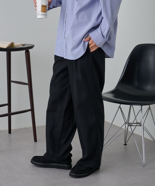 COLONY 2139（コロニートゥーワンスリーナイン）の「起毛センタープレスタックパンツ（その他パンツ・メンズ・ブラック/カーキ・MEDIUM/LARGE）」の10枚目の写真