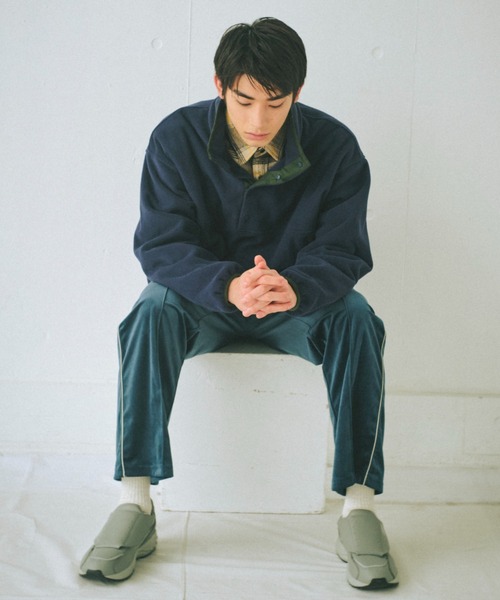 WHIMSIC（ウィムジック）の「【UNISEX】マイクロフリーススナップTEE（Tシャツ/カットソー・メンズ・ベージュ/パープル/ネイビー/ブラック・FREE）」の9枚目の写真