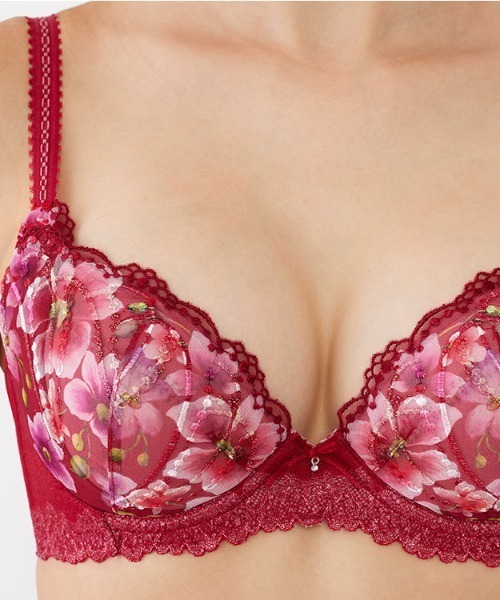 Triumph（トリンプ）の「天使のブラ スリムライン555 ブラジャー【D,E,Fカップ】TR555 WHU（ブラジャー・レディース・グレー/レッド/ブラック・D65/D70/D75/E65/E70/E75/F70/F75/D80/D85/D90/D95/E80/E85/E90/E95/F65/F80）」の10枚目の写真