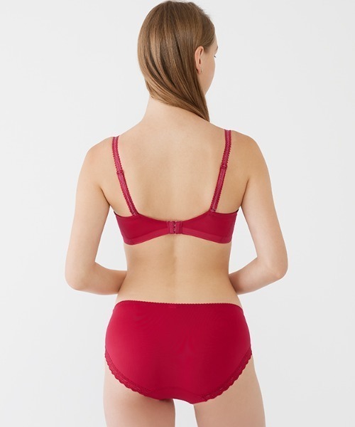 Triumph（トリンプ）の「天使のブラ スリムライン555 ブラジャー【D,E,Fカップ】TR555 WHU（ブラジャー・レディース・グレー/レッド/ブラック・D65/D70/D75/E65/E70/E75/F70/F75/D80/D85/D90/D95/E80/E85/E90/E95/F65/F80）」の15枚目の写真