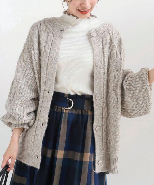 rps（アールピーエス）の「ケーブルニットカーディガン（カーディガン/ボレロ・レディース・アイボリー/ベージュ/ピンク/杢グレー・フリー）」の3枚目の写真