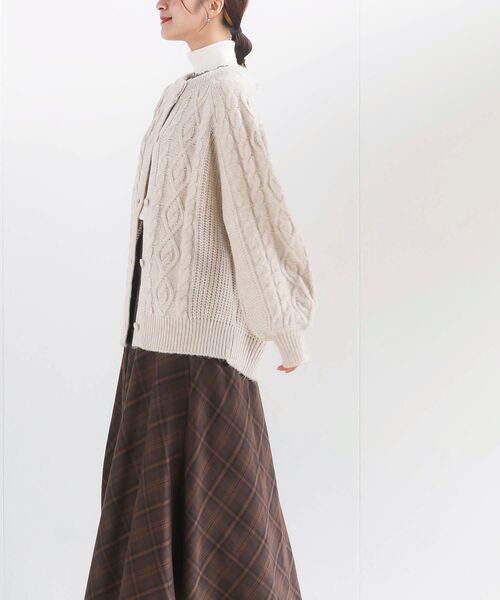 rps（アールピーエス）の「ケーブルニットカーディガン（カーディガン/ボレロ・レディース・アイボリー/ベージュ/ピンク/杢グレー・フリー）」の6枚目の写真