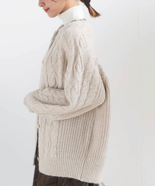 rps（アールピーエス）の「ケーブルニットカーディガン（カーディガン/ボレロ・レディース・アイボリー/ベージュ/ピンク/杢グレー・フリー）」の10枚目の写真