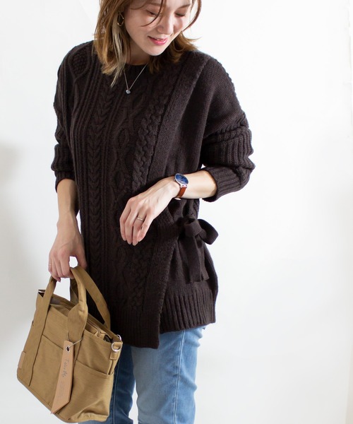 ALL ORDINARIES（オールオーディナリーズ）の「フロント重ね紐付ケーブルニットプルオーバー（ニット/セーター・レディース・オフホワイト/チャコールグレー・FREE）」の10枚目の写真