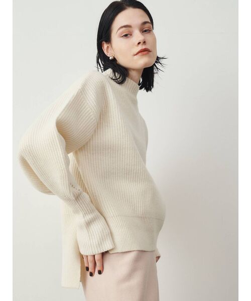 ELENDEEK(エレンディーク)の「エアーウールビショップスリーブニット(ニット/セーター・レディース・ブラック/パープル/ベージュ/オフホワイト・FREE)」の2枚目の写真