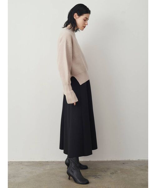 ELENDEEK(エレンディーク)の「エアーウールビショップスリーブニット(ニット/セーター・レディース・ブラック/パープル/ベージュ/オフホワイト・FREE)」の17枚目の写真