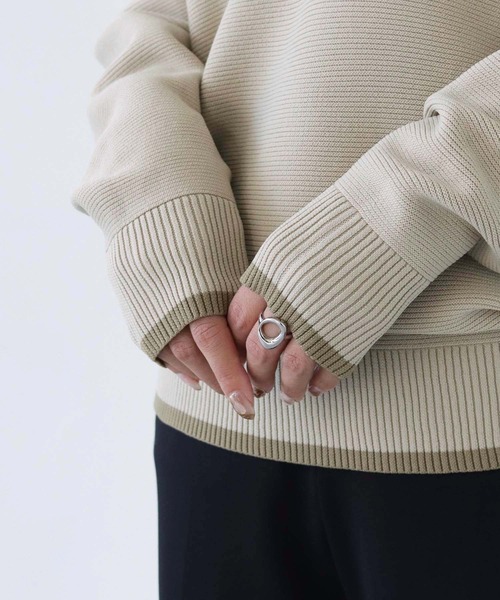 HER CLOSET（ハークローゼット）の「【shemoshelly】WEB限定バイカラーキーネックスウェットライクニット（ニット/セーター・レディース・ブラウン/ベージュ/オフホワイト・M）」の4枚目の写真