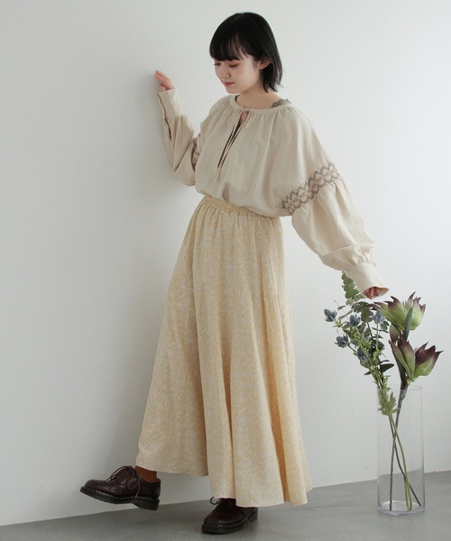 Crisp（クリスプ）の「フラワーヘムフレアスカート（スカート・レディース・イエロー/ブルー・FREE）」の12枚目の写真