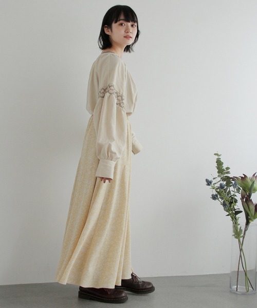 Crisp（クリスプ）の「フラワーヘムフレアスカート（スカート・レディース・イエロー/ブルー・FREE）」の14枚目の写真