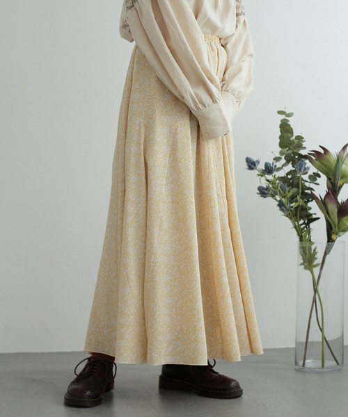 Crisp（クリスプ）の「フラワーヘムフレアスカート（スカート・レディース・イエロー/ブルー・FREE）」の17枚目の写真