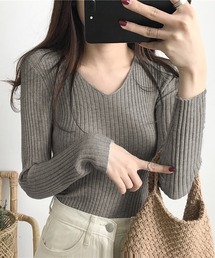 Vネックタイトリブニットソー