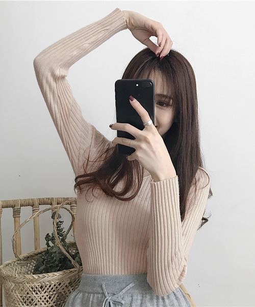 NinaetLina（ニナエリナ）の「Vネックタイトリブニットソー（ニット/セーター・レディース・ブラック/グレー/ベージュ/ブラウン/ホワイト/ピンク/モカ・FREE）」の12枚目の写真