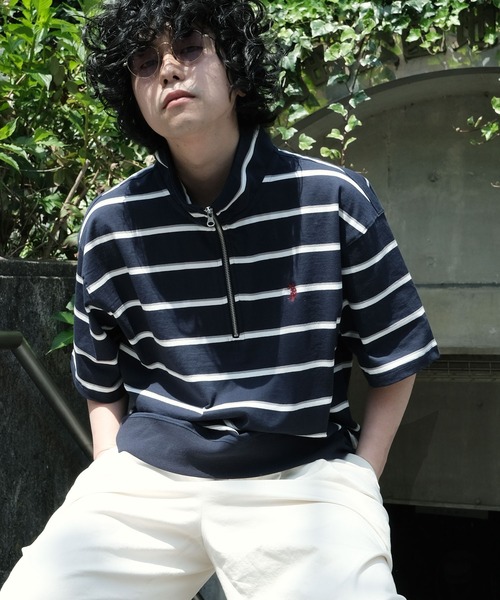 U.S. POLO ASSN.（ユーエスポロアッスン）の「U.S. POLO ASSN. / ユーエスポロアッスン 別注 コラボ オーバーサイズ ハーフジップ 半袖 Tシャツ（Tシャツ/カットソー・メンズ・ホワイト系その他/ホワイト/ブルー系その他/チャコール/ネイビー/ダークグリーン/ブラック系その他/ライトベージュ/ブラック・X-LARGE/LARGE/MEDIUM）」の9枚目の写真