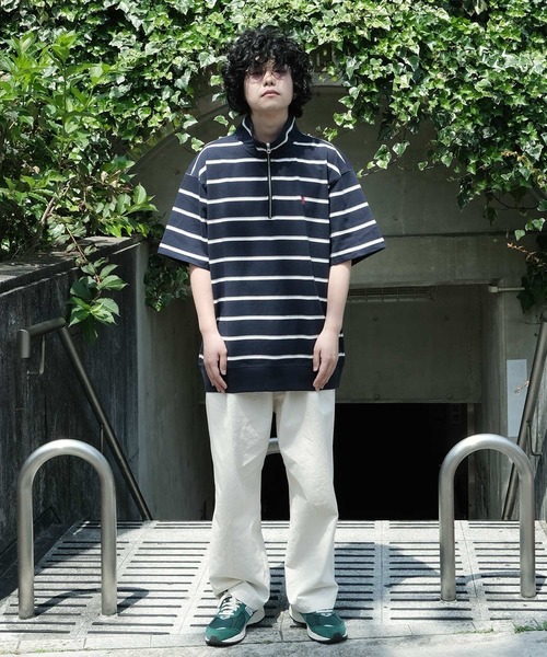 U.S. POLO ASSN.（ユーエスポロアッスン）の「U.S. POLO ASSN. / ユーエスポロアッスン 別注 コラボ オーバーサイズ ハーフジップ 半袖 Tシャツ（Tシャツ/カットソー・メンズ・ホワイト系その他/ホワイト/ブルー系その他/チャコール/ネイビー/ダークグリーン/ブラック系その他/ライトベージュ/ブラック・X-LARGE/LARGE/MEDIUM）」の10枚目の写真