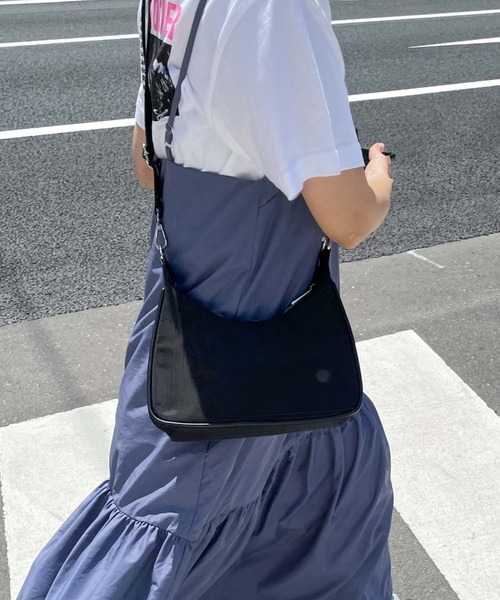 archives（アルシーヴ）の「ユーティリティバッグ（ショルダーバッグ・レディース・ブラック/アイボリー・FREE）」の13枚目の写真