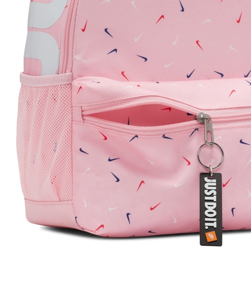 NIKE(ナイキ)の「ナイキ ブラジリア JDI キッズ ミニ バックパック (11L) / Nike Brasilia JDIKids' Mini Backpack (11L)(バックパック/リュック・キッズ・ピンク/ブラック/エメラルド・ONE SIZE)」の18枚目の写真
