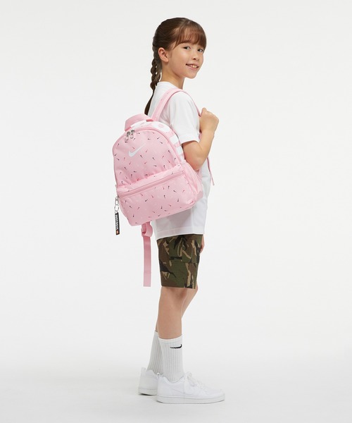 NIKE(ナイキ)の「ナイキ ブラジリア JDI キッズ ミニ バックパック (11L) / Nike Brasilia JDIKids' Mini Backpack (11L)(バックパック/リュック・キッズ・ピンク/ブラック/エメラルド・ONE SIZE)」の22枚目の写真