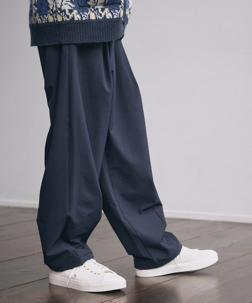 EDIFICE（エディフィス）の「STORMFLEECE バルーンフィット イージーパンツ（その他パンツ・メンズ・ネイビー/チャコールグレー・MEDIUM/LARGE）」の4枚目の写真