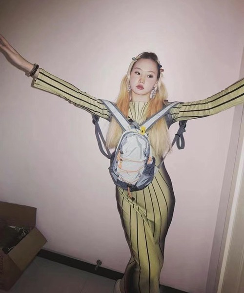 ROOPTOKYO（ループトウキョウ）の「COLOR MINI BACKPACK/カラーミニバックパック（バックパック/リュック・レディース・クリーム/グレー/パープル・ONE SIZE）」の4枚目の写真