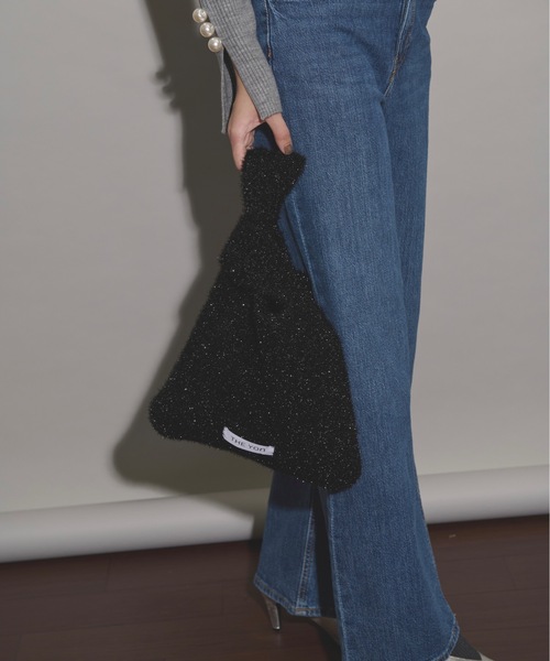 THE YOn（ザヨン）の「グリッターシャギーニットミニバッグ（ハンドバッグ・レディース・シルバー/ブラック/ブラック×ゴールド/ホワイト×ゴールド・FREE）」の19枚目の写真