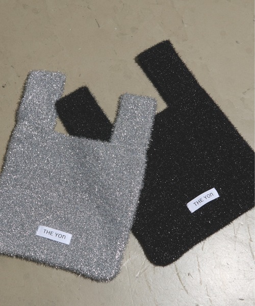 THE YOn（ザヨン）の「グリッターシャギーニットミニバッグ（ハンドバッグ・レディース・シルバー/ブラック/ブラック×ゴールド/ホワイト×ゴールド・FREE）」の5枚目の写真