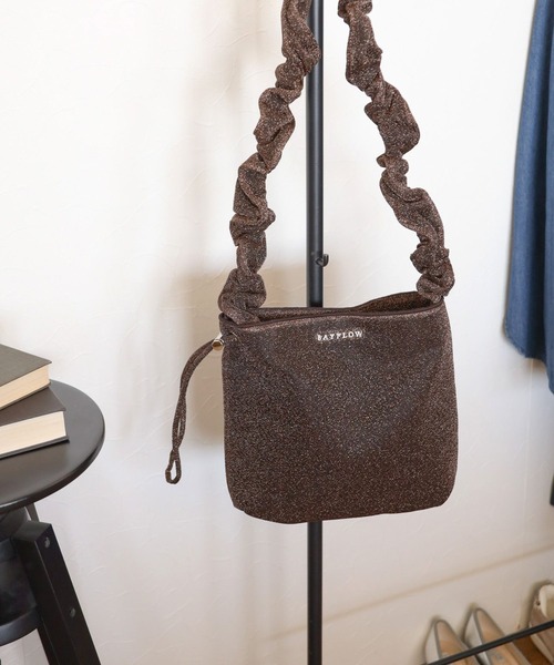 ヌバックラメショルダーバッグ BAYFLOW（ベイフロー）の「ラメクシュショルダーバッグ（ショルダー