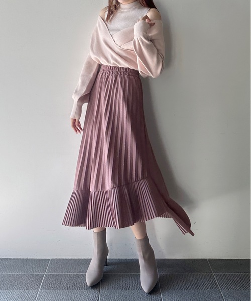 NOMAE（ノーマエ）の「シャイニーイレギュラーロングプリーツ