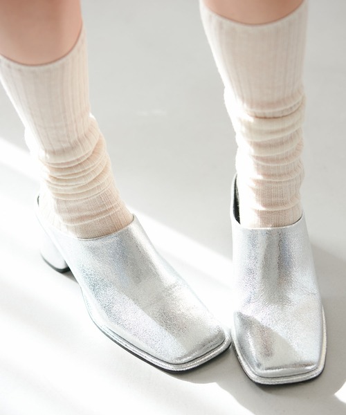 Juze（ジュゼ）の「スクエアトゥミュール（その他シューズ・レディース・ブラック/ホワイト/シルバー・L/M/S）」の3枚目の写真