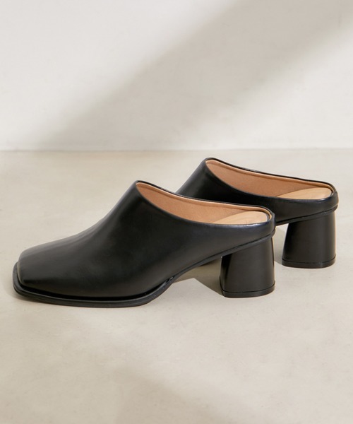 Juze（ジュゼ）の「スクエアトゥミュール（その他シューズ・レディース・ブラック/ホワイト/シルバー・L/M/S）」の2枚目の写真