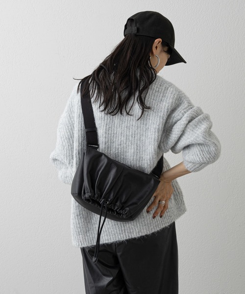 russet（ラシット）の「Soft leather shoulder bag (CE-1254