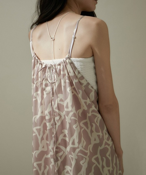 SALON adam et rope'(サロン アダム エ ロペ)の「KINANシャーリングジャガードベアトップ【洗える】(チューブトップ・レディース・ピンク系その他2/ホワイト/ブラック・FREE)」の13枚目の写真