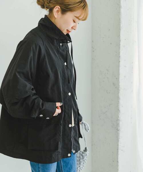 ITEMS URBANRESEARCH(アイテムズ アーバンリサーチ)の「ドルマンスタンドジャケット(ナイロンジャケット・レディース・ベージュ/ブラック・FREE)」の18枚目の写真