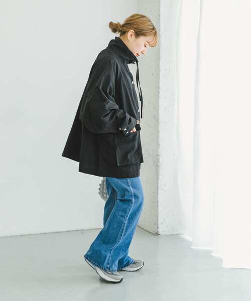 ITEMS URBANRESEARCH(アイテムズ アーバンリサーチ)の「ドルマンスタンドジャケット(ナイロンジャケット・レディース・ベージュ/ブラック・FREE)」の22枚目の写真