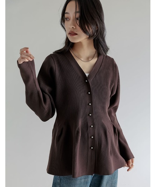 Re:EDIT（リエディ）の「[2026S/S COLLECTION][新色追加]スポンジニットペプラムカーディガン（カーディガン/ボレロ・レディース・ブラック/グレー/ホワイト/ブラウン/レッド・MEDIUM/LARGE）」の22枚目の写真