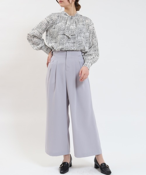 TRUDEA(トルディア)の「ドライタッチタックパンツ(スラックス・レディース・ライトグレー/ベージュ/ネイビー/ブラック・MEDIUM/LARGE)」の13枚目の写真