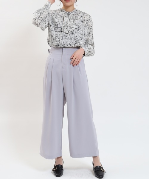 TRUDEA(トルディア)の「ドライタッチタックパンツ(スラックス・レディース・ライトグレー/ベージュ/ネイビー/ブラック・MEDIUM/LARGE)」の15枚目の写真