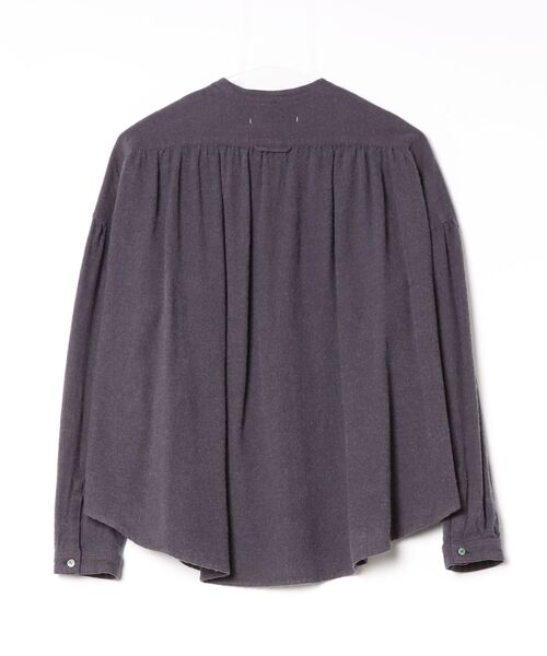 IKKUNA（イクナ）の「gathered blouse Ⅱ（シャツ/ブラウス・レディース・チャコールグレー/ネイビー/キナリ・1）」の4枚目の写真