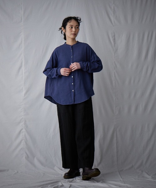 IKKUNA（イクナ）の「gathered blouse Ⅱ（シャツ/ブラウス・レディース・チャコールグレー/ネイビー/キナリ・1）」の9枚目の写真