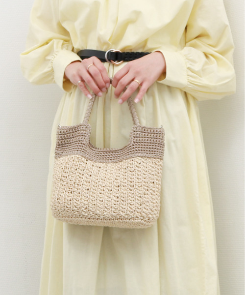 cache cache（カシュ カシュ）の「カシュカシュ cachecache / 切り替え編みクロッシェ2wayミニトート（かごバッグ・レディース・ブルー/ブラック/グリーン/オレンジ/ベージュ・FREE）」の2枚目の写真