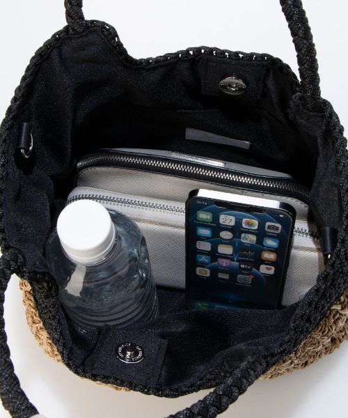 cache cache（カシュ カシュ）の「カシュカシュ cachecache / 切り替え編みクロッシェ2wayミニトート（かごバッグ・レディース・ブルー/ブラック/グリーン/オレンジ/ベージュ・FREE）」の19枚目の写真