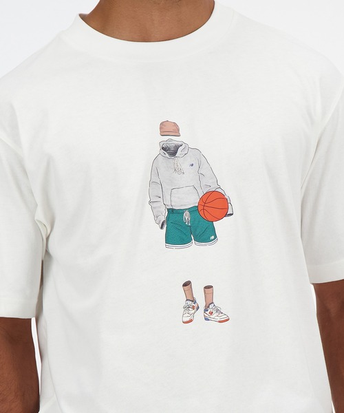 NEW BALANCE（ニューバランス）の「Athletics Basketball Style リラックス ショートスリーブTシャツ（Tシャツ/カットソー・メンズ・オフホワイト/ネイビー・SMALL/MEDIUM/LARGE/X-LARGE/XX-LARGE）」の13枚目の写真