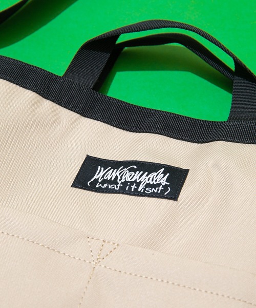 (What it isNt)ART BY MARKGONZALES(ワットイットイズント)の「【(What it isNt) ART BY MARK GONZALES/(ワットイットイズント) アートバイ マークゴンザレス】トートショルダー(トートバッグ・メンズ・レッド/ベージュ/ブラック/ダークベージュ・FREE)」の9枚目の写真