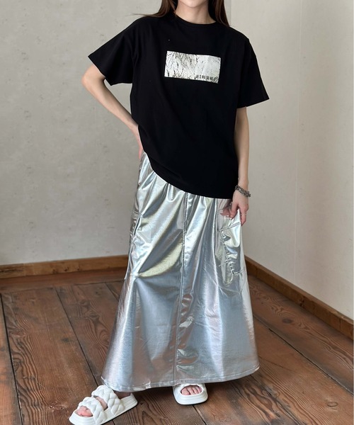 Per sist ence(パーシエンス)の「綿天竺オーバーサイズ箔プリントTシャツ(Tシャツ/カットソー・レディース・ホワイト×ゴールド/ホワイト×シルバー/ブラック×シルバー/ブラック×ゴールド/ホワイト×ピンク・FREE)」の18枚目の写真