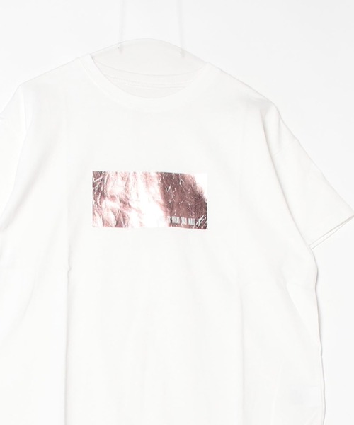 Per sist ence(パーシエンス)の「綿天竺オーバーサイズ箔プリントTシャツ(Tシャツ/カットソー・レディース・ホワイト×ゴールド/ホワイト×シルバー/ブラック×シルバー/ブラック×ゴールド/ホワイト×ピンク・FREE)」の8枚目の写真