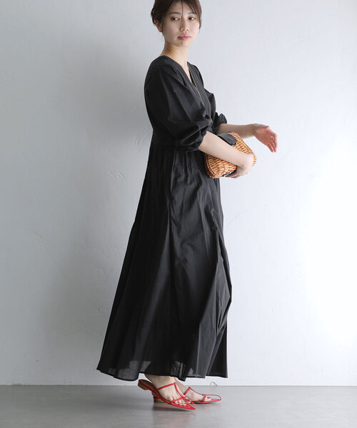 La TOTALITE(ラトータリテ)の「Vネックワンピース(ワンピース・レディース・ブラック/ラベンダー/グリーン・36/38)」の18枚目の写真