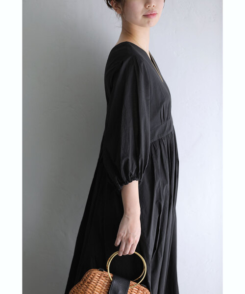 La TOTALITE(ラトータリテ)の「Vネックワンピース(ワンピース・レディース・ブラック/ラベンダー/グリーン・36/38)」の21枚目の写真