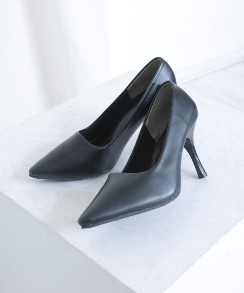 DEMETER(デメテル)の「9.0cmヒール ポインテッドトゥ パンプス(パンプス・レディース・ブラック/ブラック系その他/ホワイト/ブラック系その他2・21.5cm/22.0cm/23.0cm/24.0cm/24.5cm/25.0cm/22.5cm/23.5cm/25.5cm)」の6枚目の写真